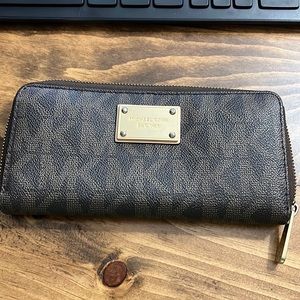 Michael Kors Signature Zip Around Wallet